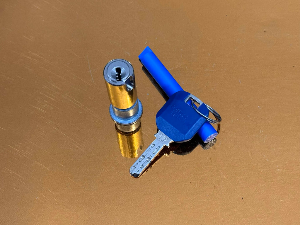 Kaba Ace - Red Belt (With plug follower)