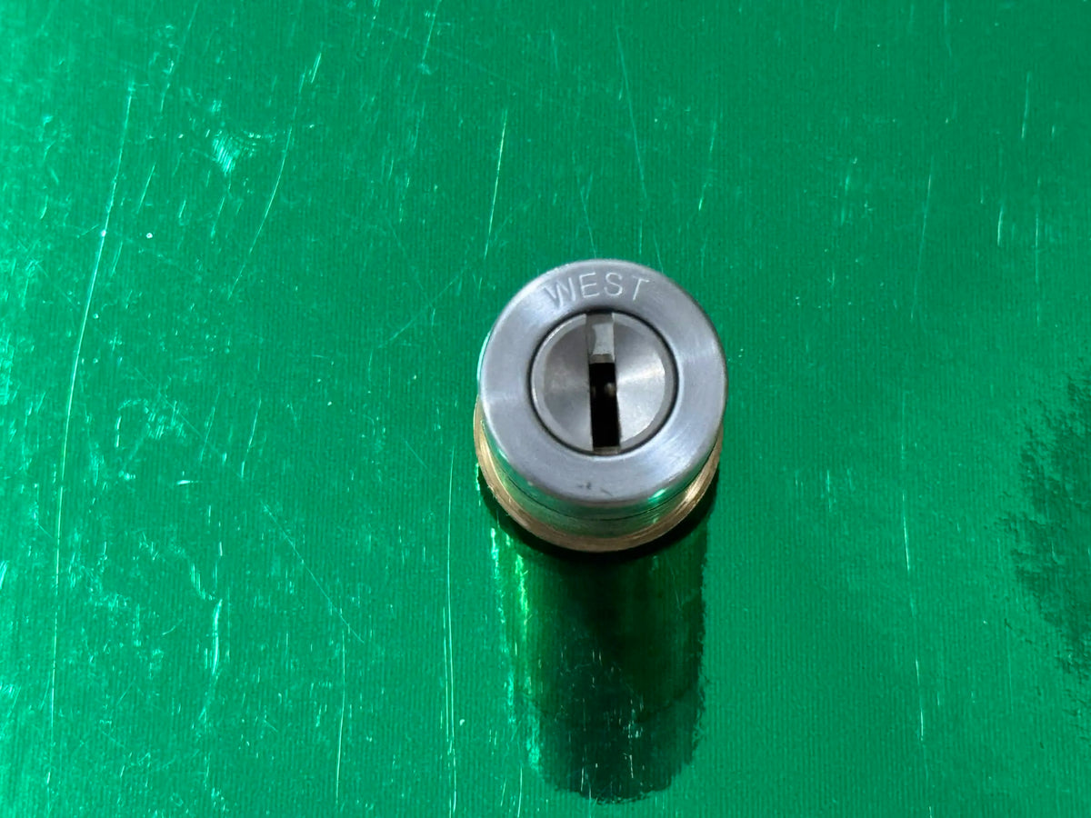 West 916 - no key